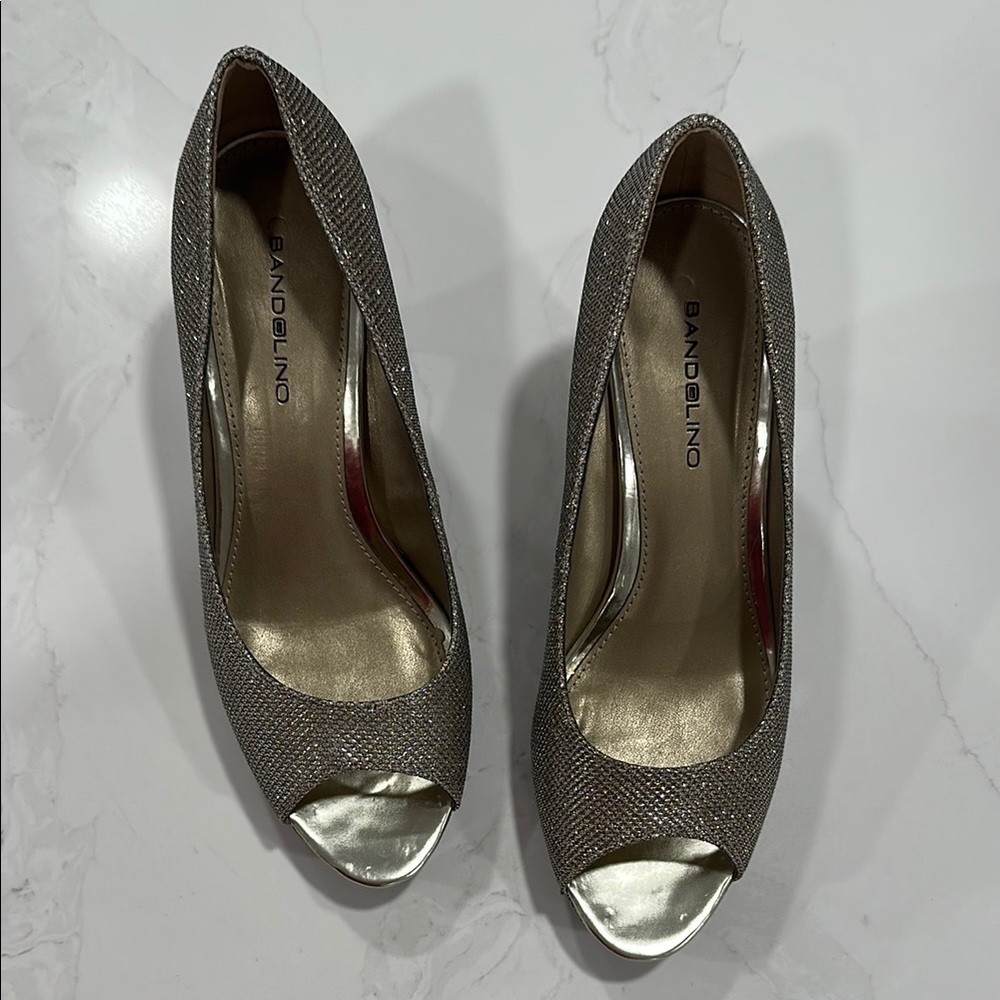 Bandolino Women's Silver Peep-Toe Heels Size 7.5 - Picture 2 of 10